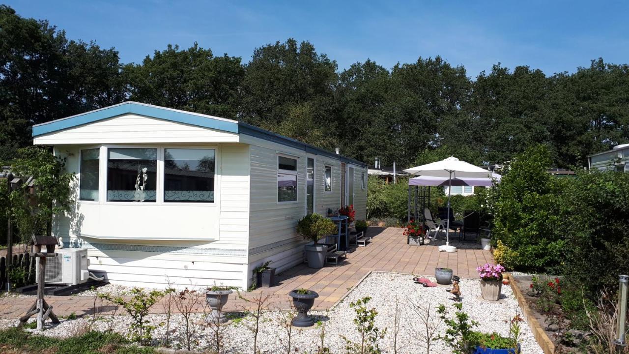 Comfortabel 4-Persoons Chalet Paasloo Exterior photo